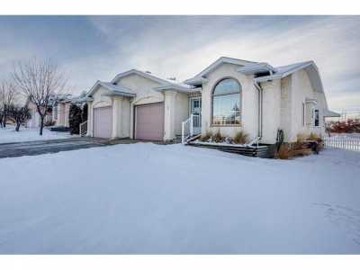 Home For Sale in Lacombe, Canada