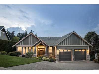 Home For Sale in Saanich, Canada