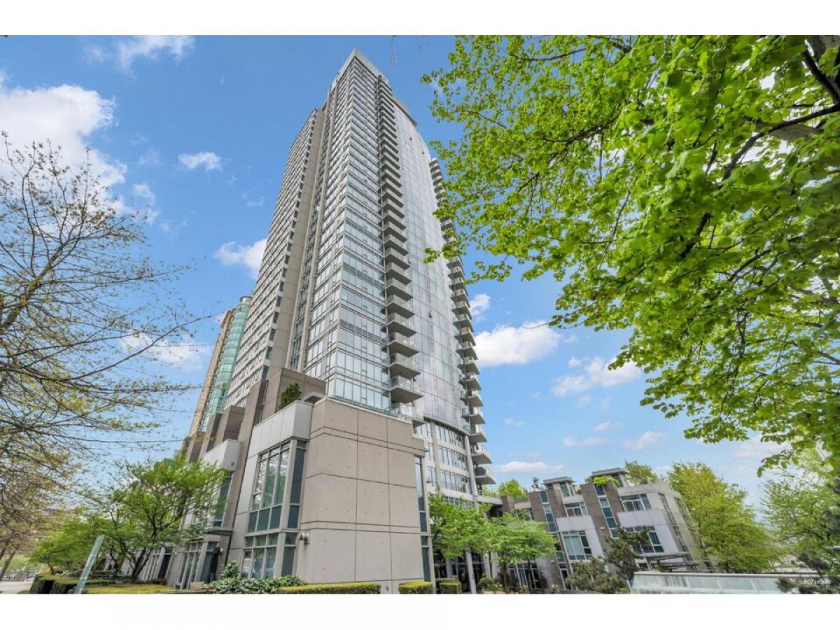 Picture of Home For Sale in Vancouver, British Columbia, Canada
