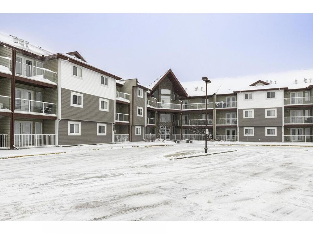 Picture of Condo For Sale in Red Deer, Alberta, Canada
