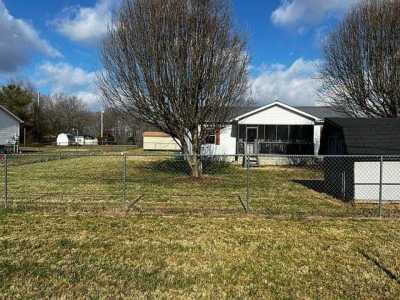 Home For Sale in Bloomington Springs, Tennessee