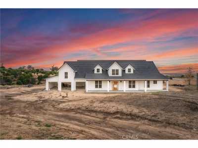 Home For Sale in Mentone, California
