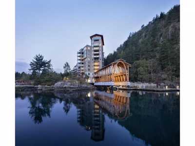 Condo For Sale in West Vancouver, Canada