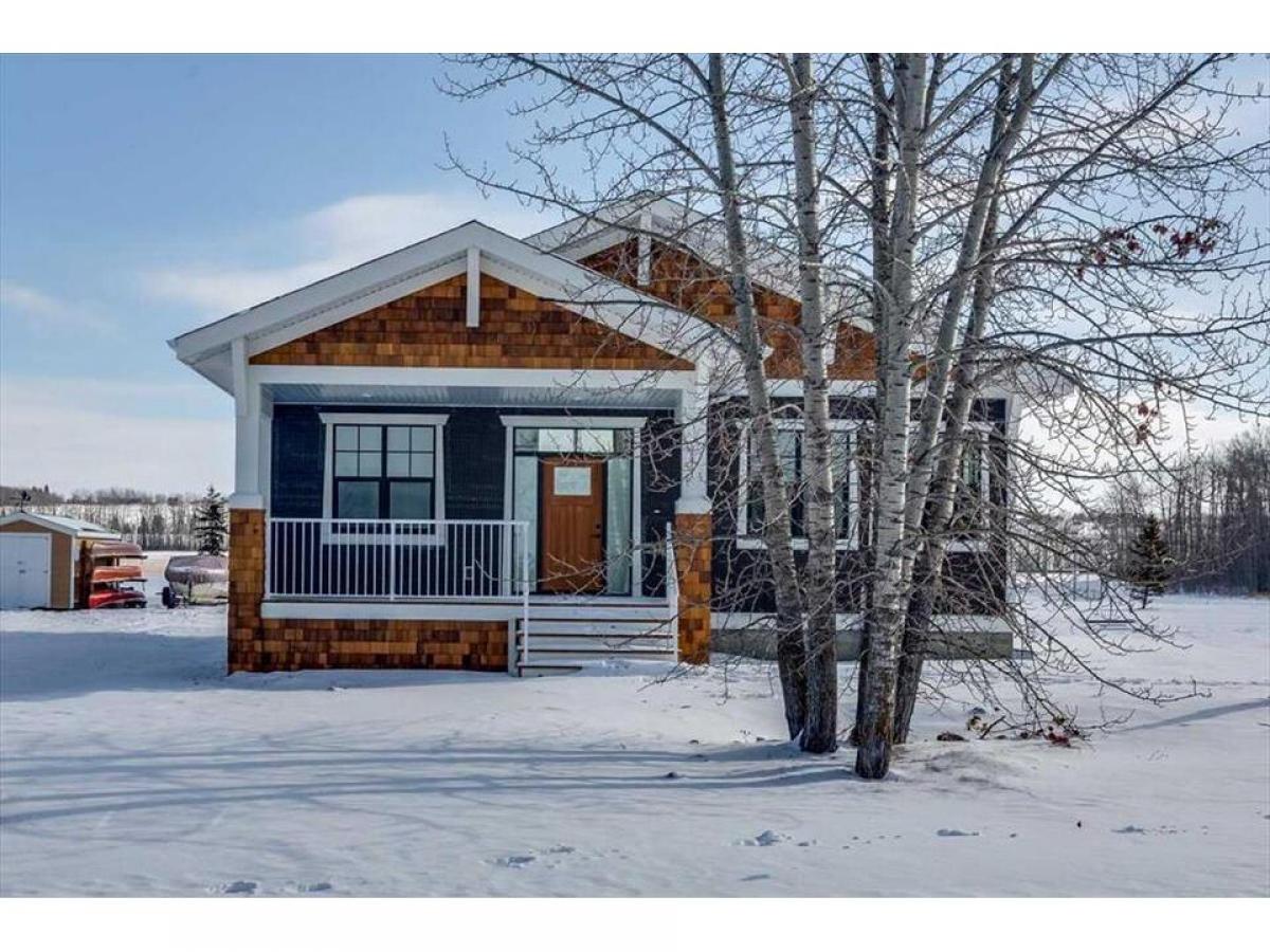 Picture of Home For Sale in Meridian Beach, Alberta, Canada