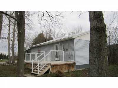 Mobile Home For Sale in Hastings, Canada