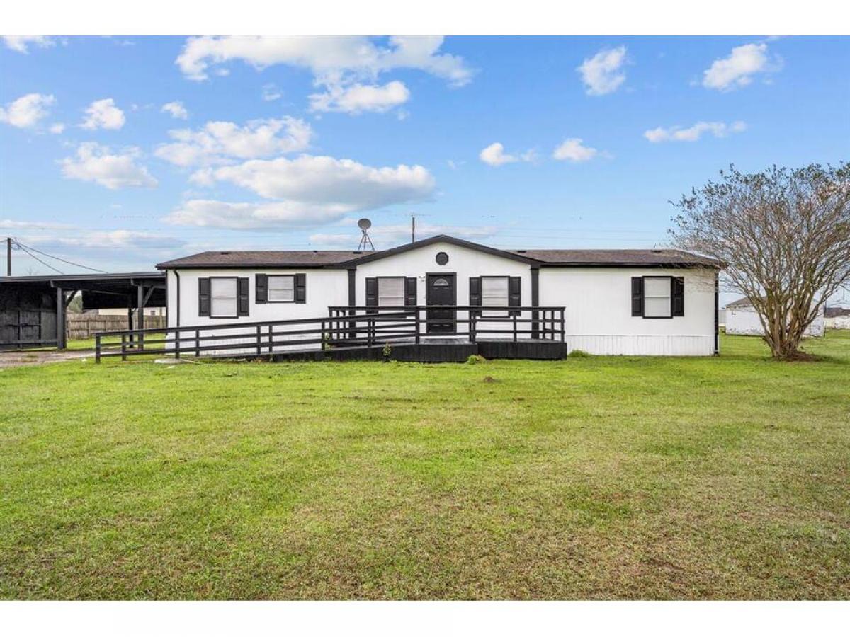 Picture of Home For Sale in Needville, Texas, United States