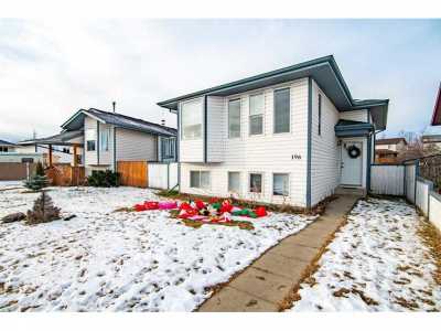 Home For Sale in Blackfalds, Canada