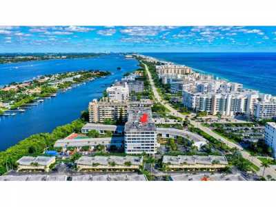 Condo For Sale in South Palm Beach, Florida