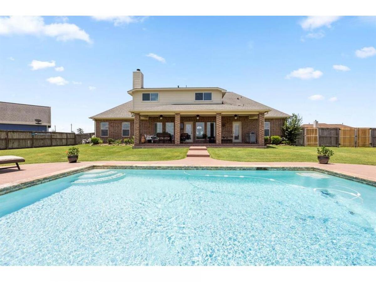Picture of Home For Sale in Needville, Texas, United States