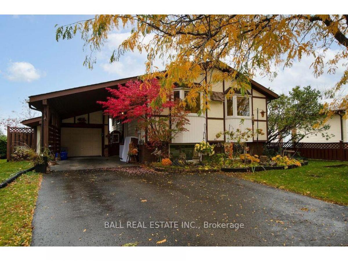Picture of Home For Sale in Lakefield, Ontario, Canada