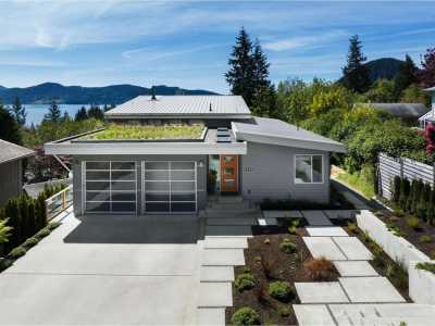 Home For Sale in Gibsons, Canada