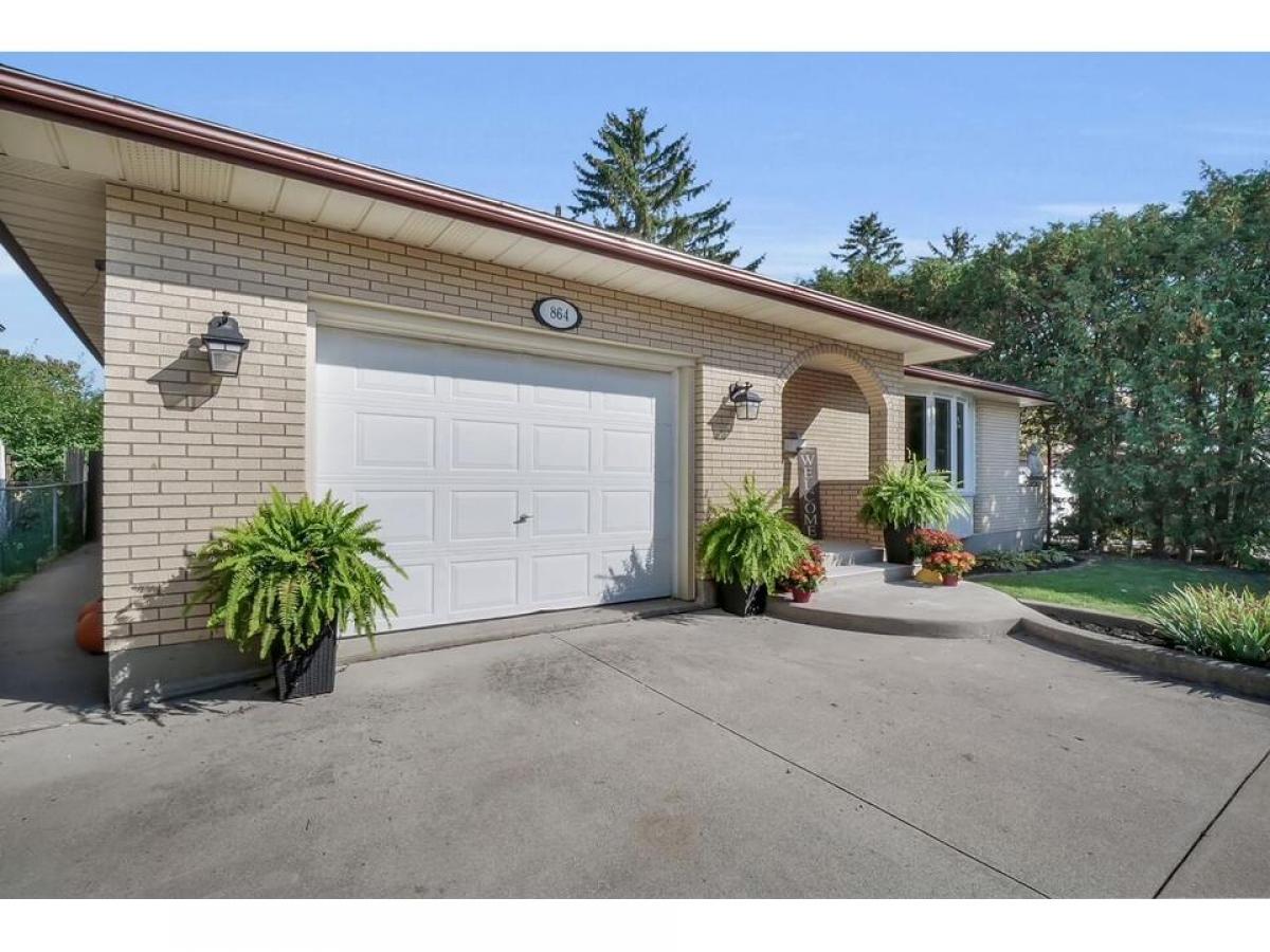 Picture of Home For Sale in London, Ontario, Canada