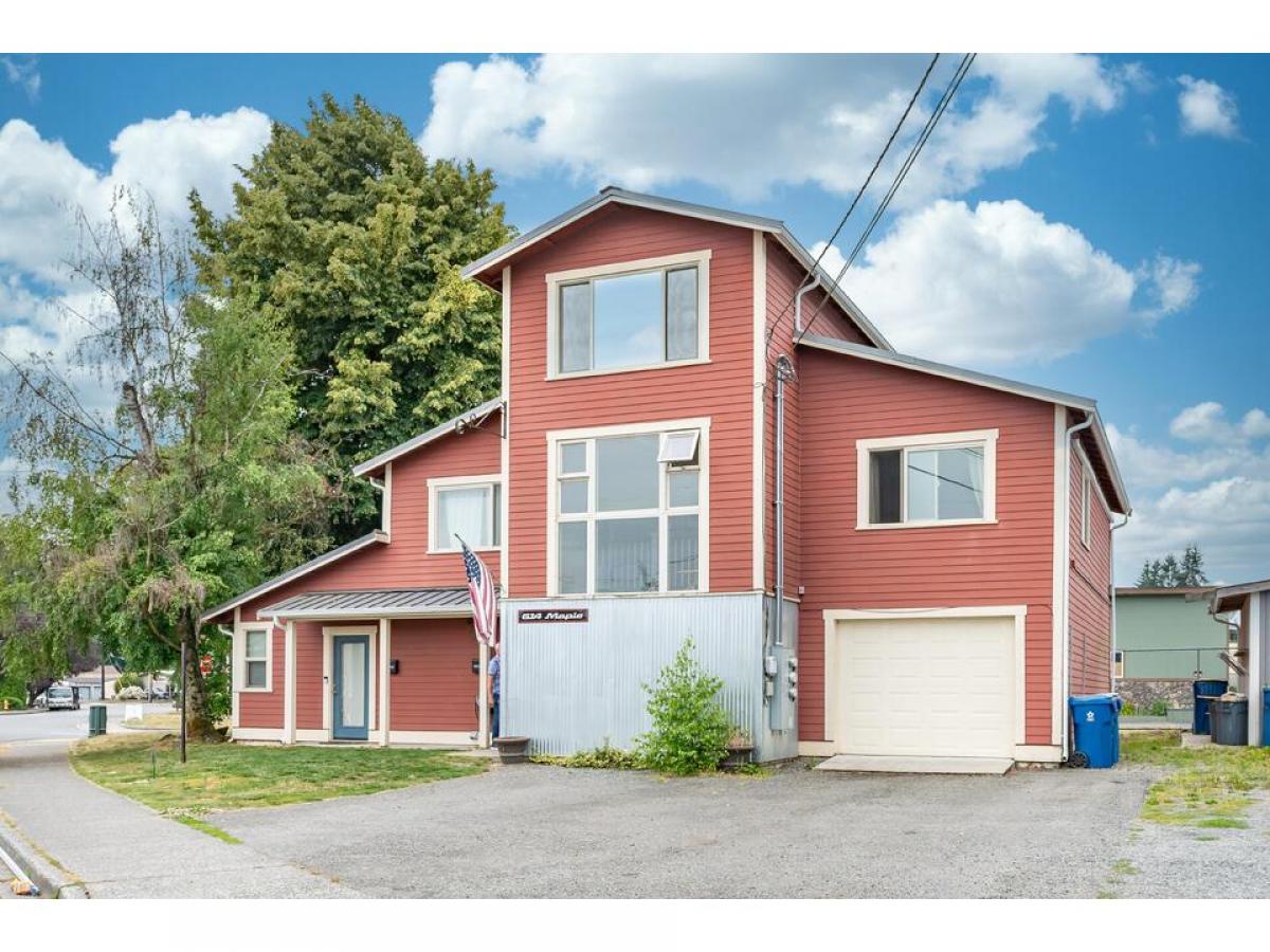 Picture of Multi-Family Home For Sale in Snohomish, Washington, United States