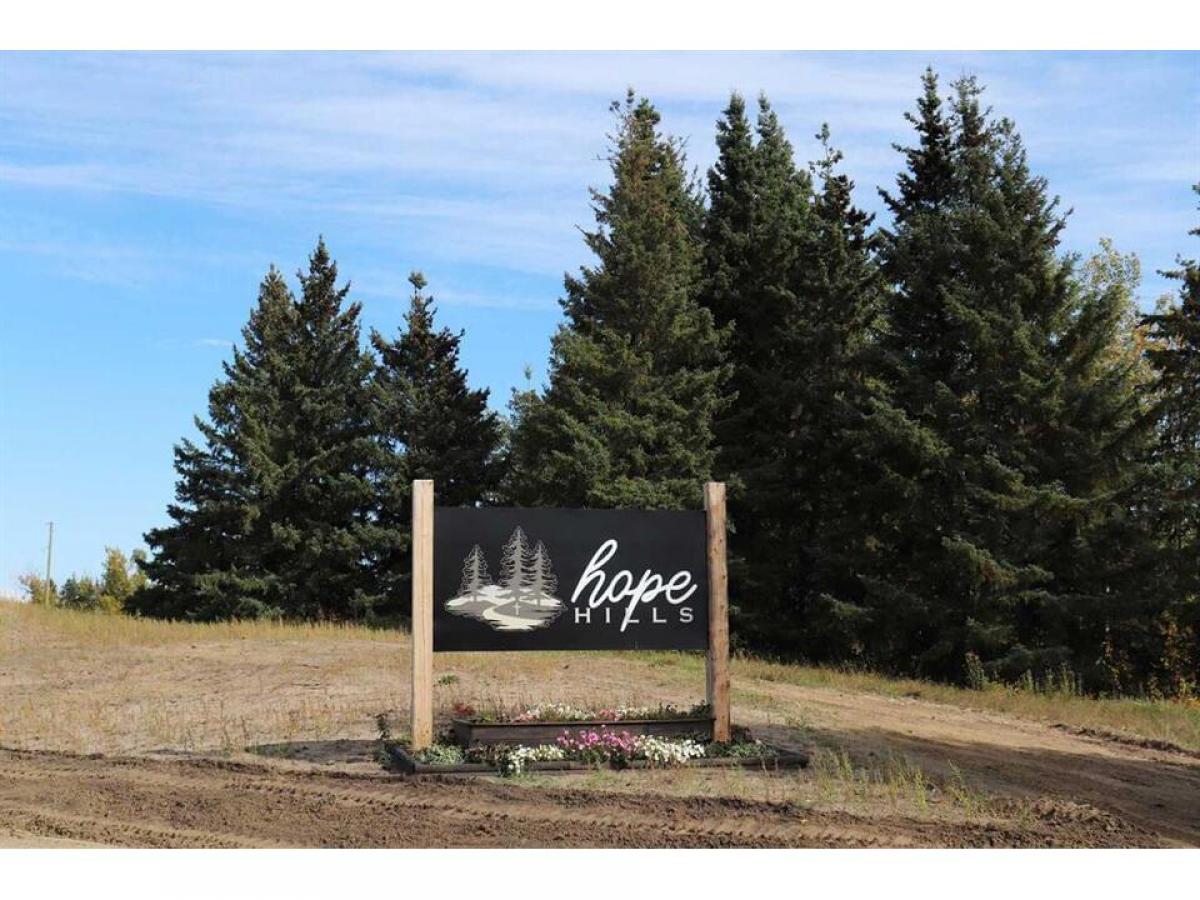 Picture of Residential Land For Sale in Ponoka, Alberta, Canada