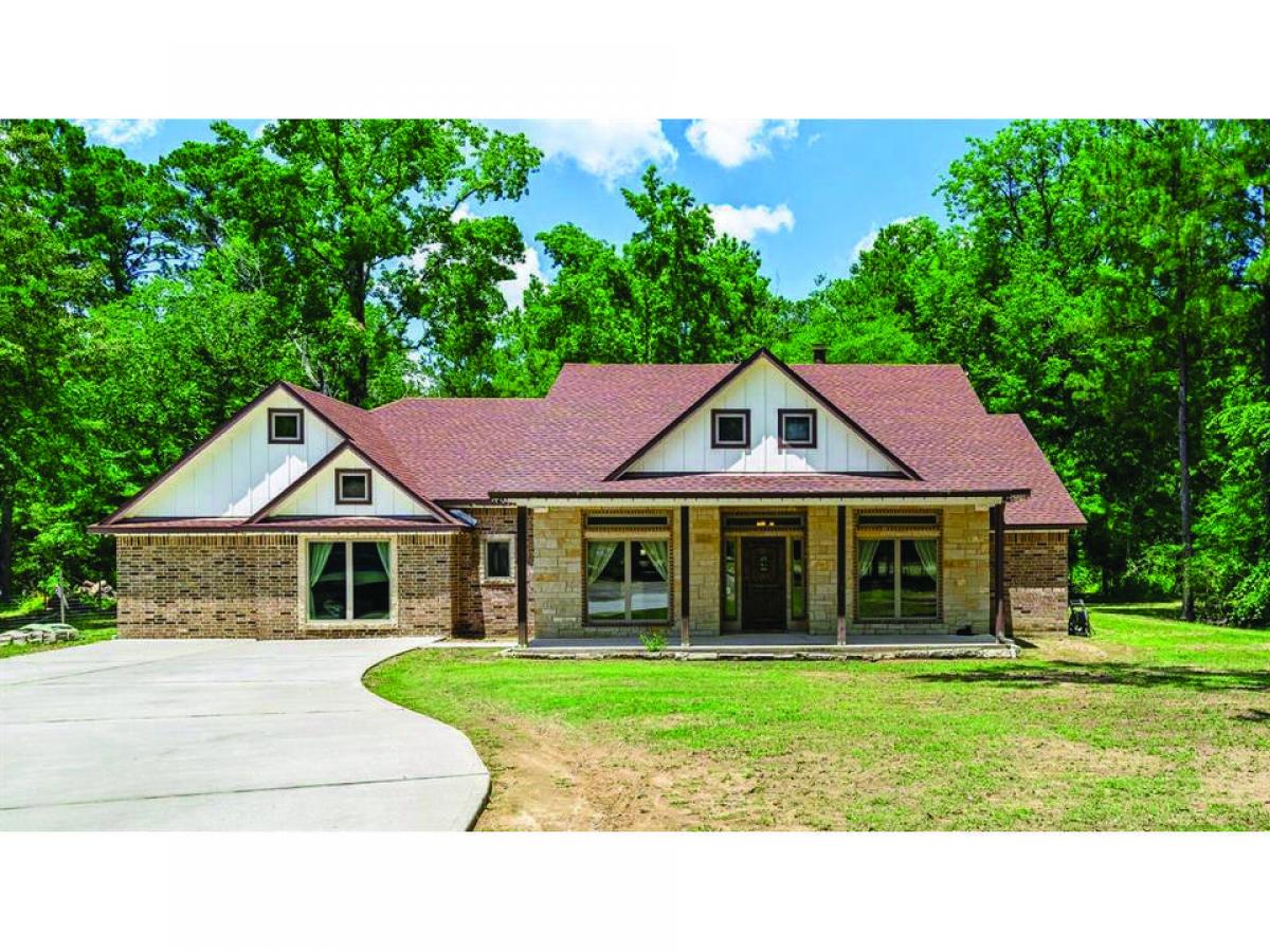 Picture of Home For Sale in Montgomery, Texas, United States