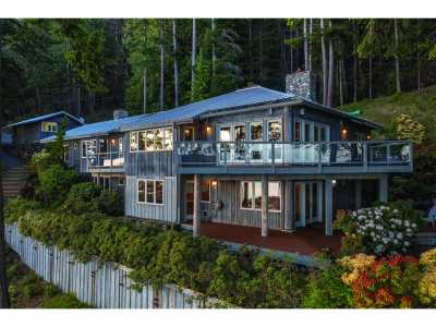 Home For Sale in Eastsound, Washington