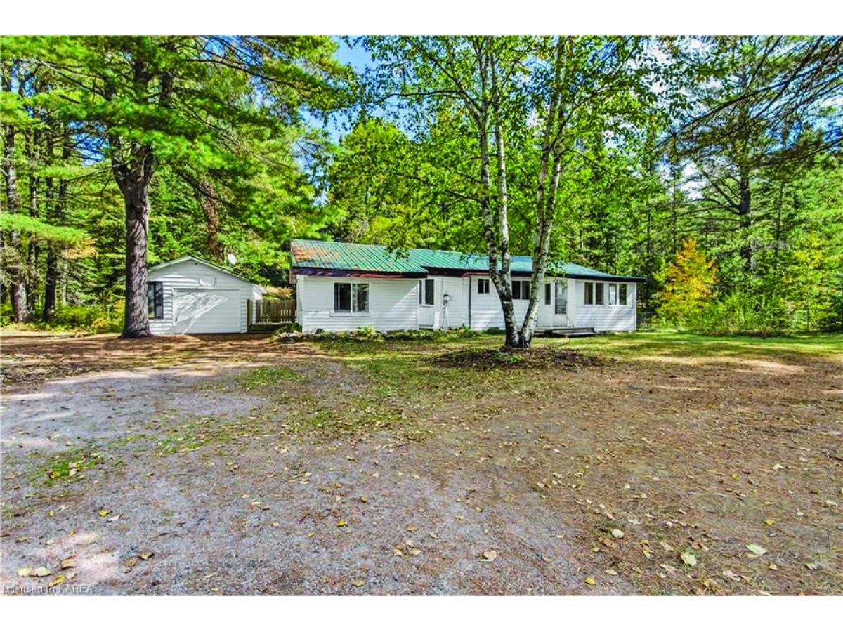 Picture of Home For Sale in Cloyne, Ontario, Canada