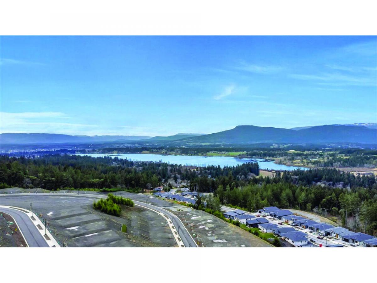 Picture of Residential Land For Sale in Duncan, British Columbia, Canada