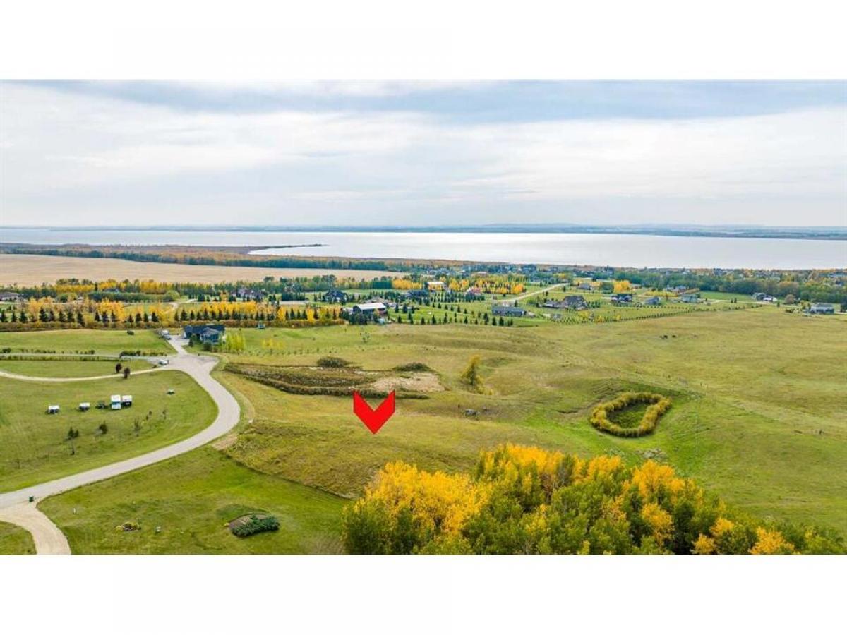 Picture of Residential Land For Sale in Lacombe, Alberta, Canada