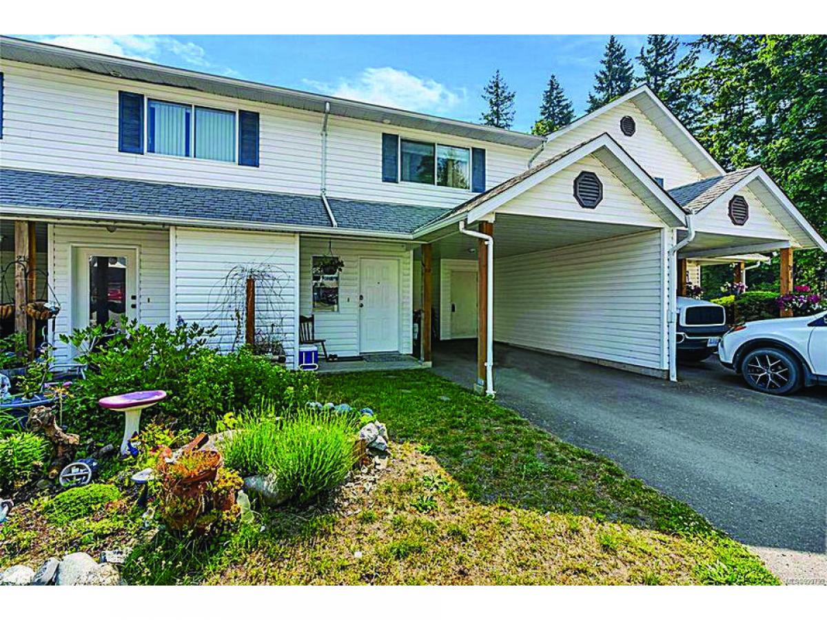Picture of Home For Sale in Ladysmith, British Columbia, Canada