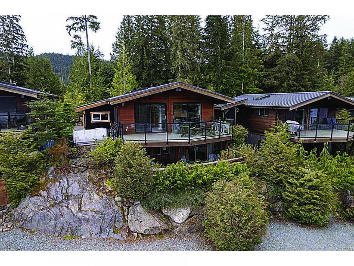 Picture of Home For Sale in Port Renfrew, British Columbia, Canada