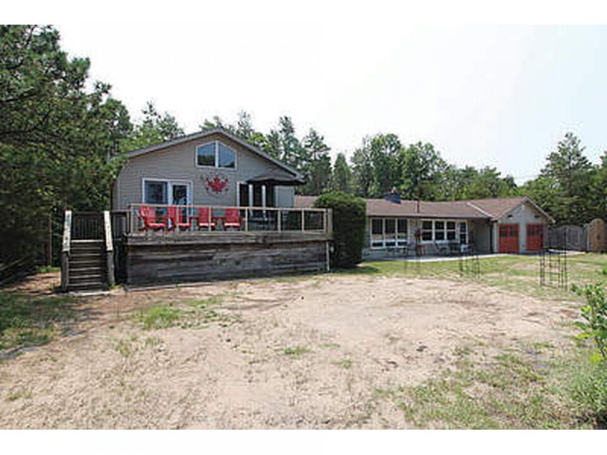 Picture of Home For Sale in Port Franks, Ontario, Canada