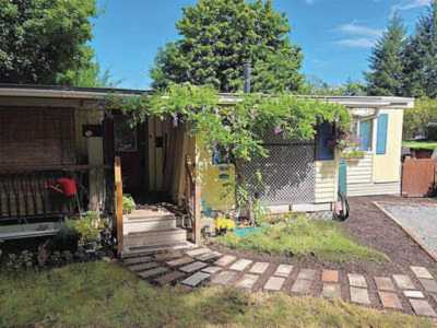 Mobile Home For Sale in Mill Bay, Canada