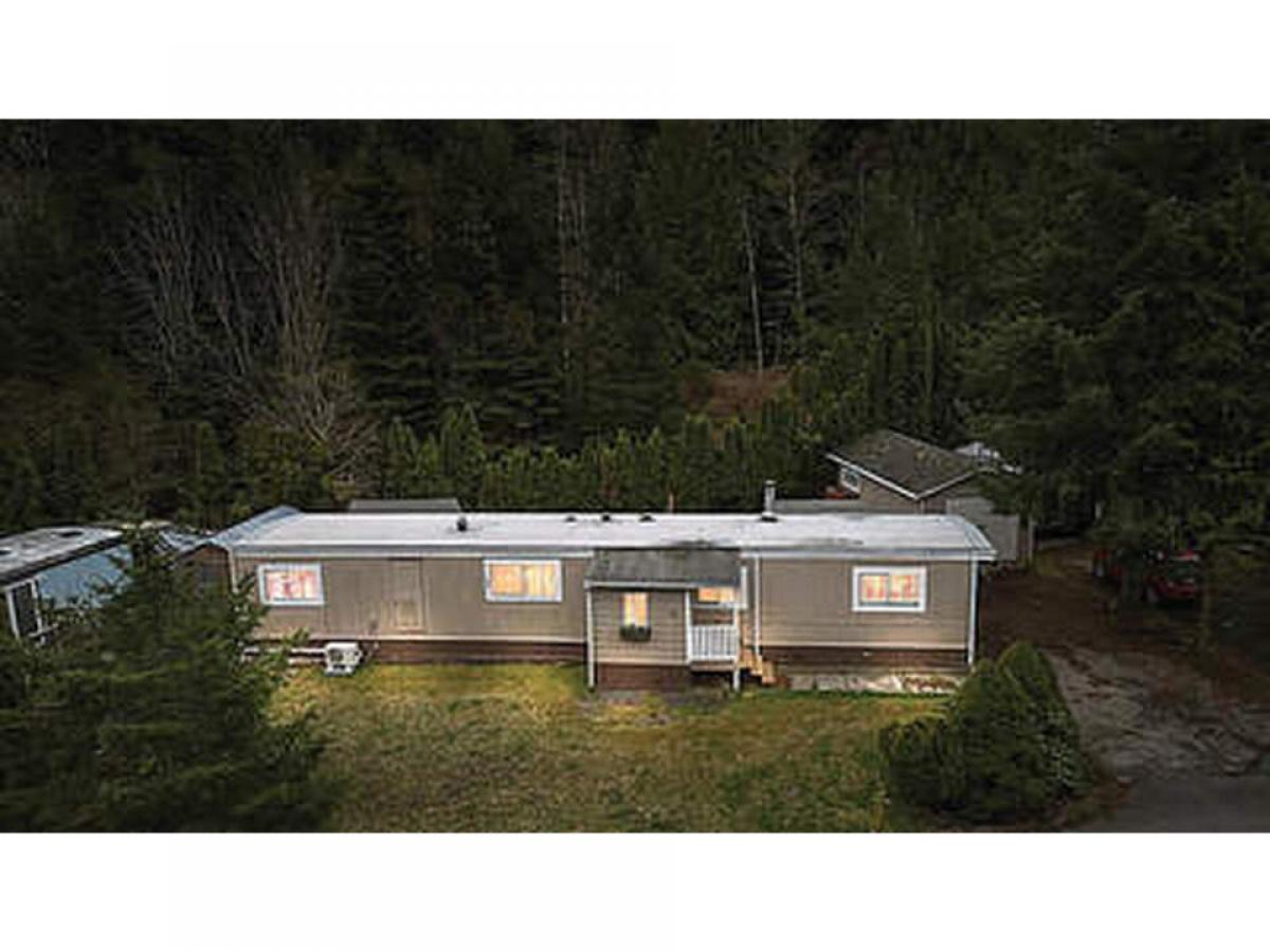 Picture of Mobile Home For Sale in Sooke, British Columbia, Canada