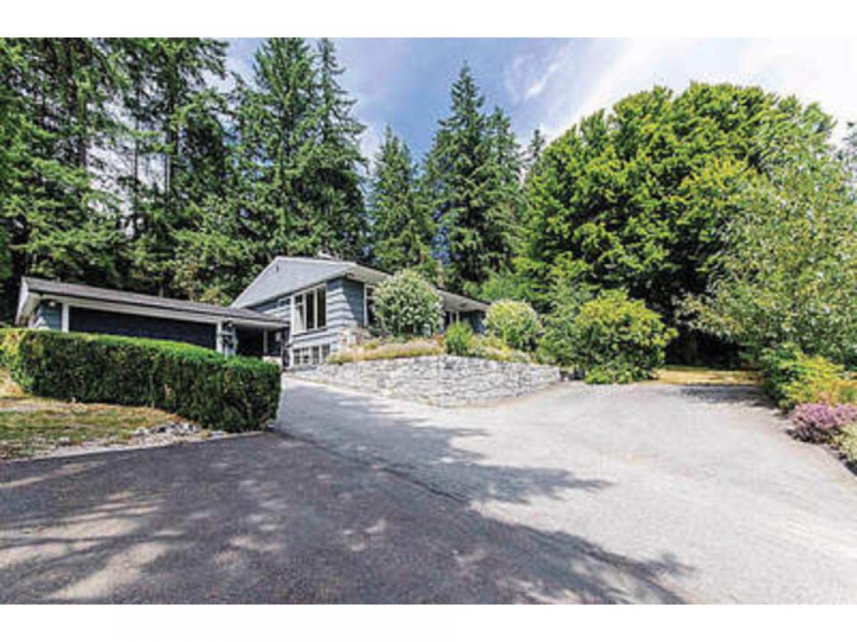 Picture of Home For Sale in West Vancouver, British Columbia, Canada