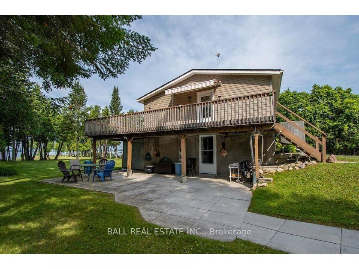 Picture of Multi-Family Home For Sale in Lakefield, Ontario, Canada