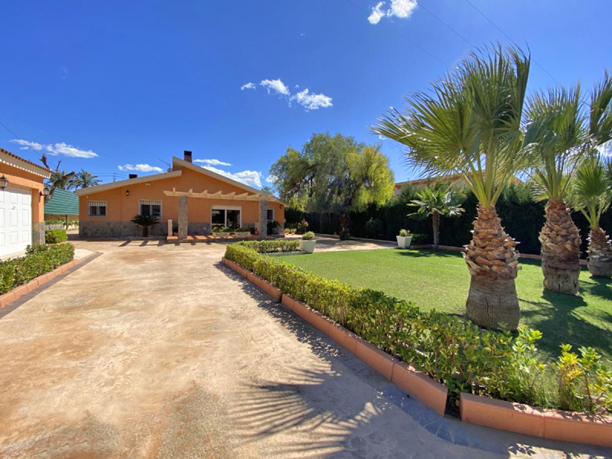 Picture of Villa For Sale in Novelda, Alicante, Spain