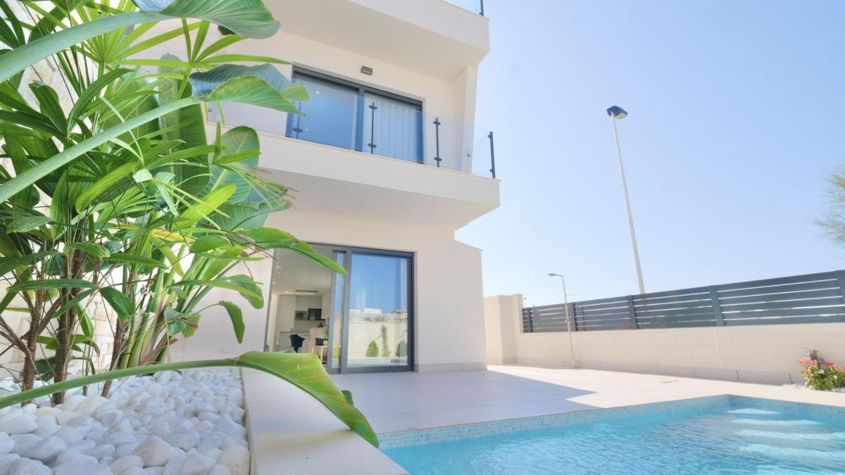 Picture of Villa For Sale in Guardamar, Alicante, Spain