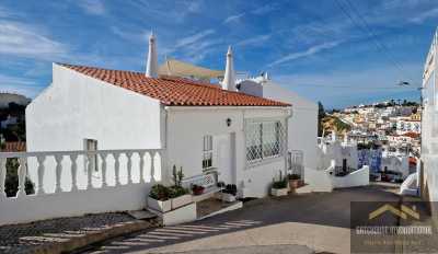 Villa For Sale in Carvoeiro, Portugal