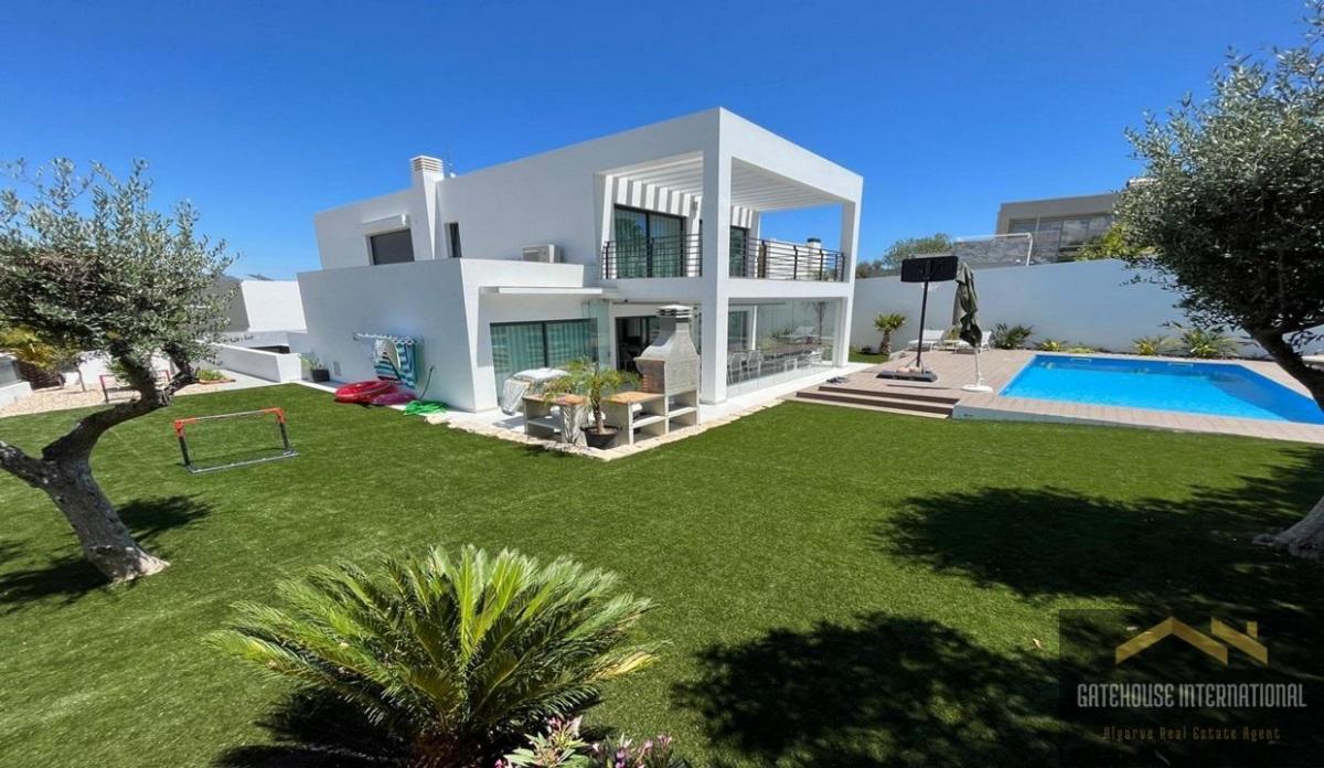 Picture of Villa For Sale in Alcantarilha, Algarve, Portugal