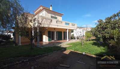 Villa For Sale in Moncarapacho, Portugal