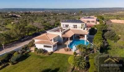 Villa For Sale in Praia Da Luz, Portugal