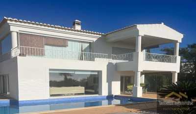 Villa For Sale in Burgau, Portugal