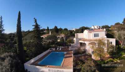 Villa For Sale in Santa Barbara De Nexe, Portugal