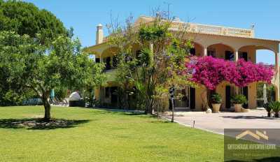Villa For Sale in Vilamoura, Portugal