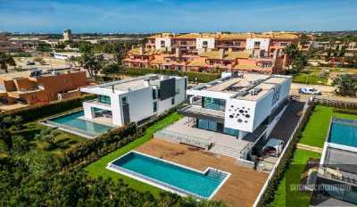 Villa For Sale in Vilamoura, Portugal