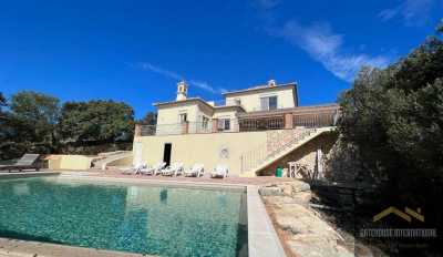 Villa For Sale in Santa Barbara De Nexe, Portugal