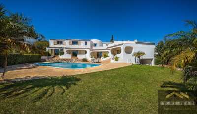 Villa For Sale in Faro, Portugal