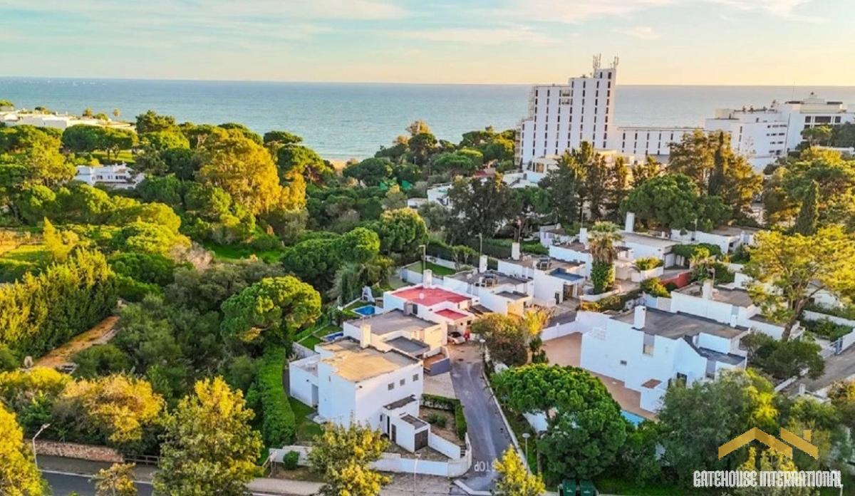 Picture of Villa For Sale in Albufeira, Algarve, Portugal