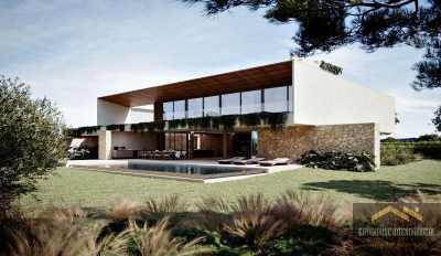 Villa For Sale in Vilamoura, Portugal