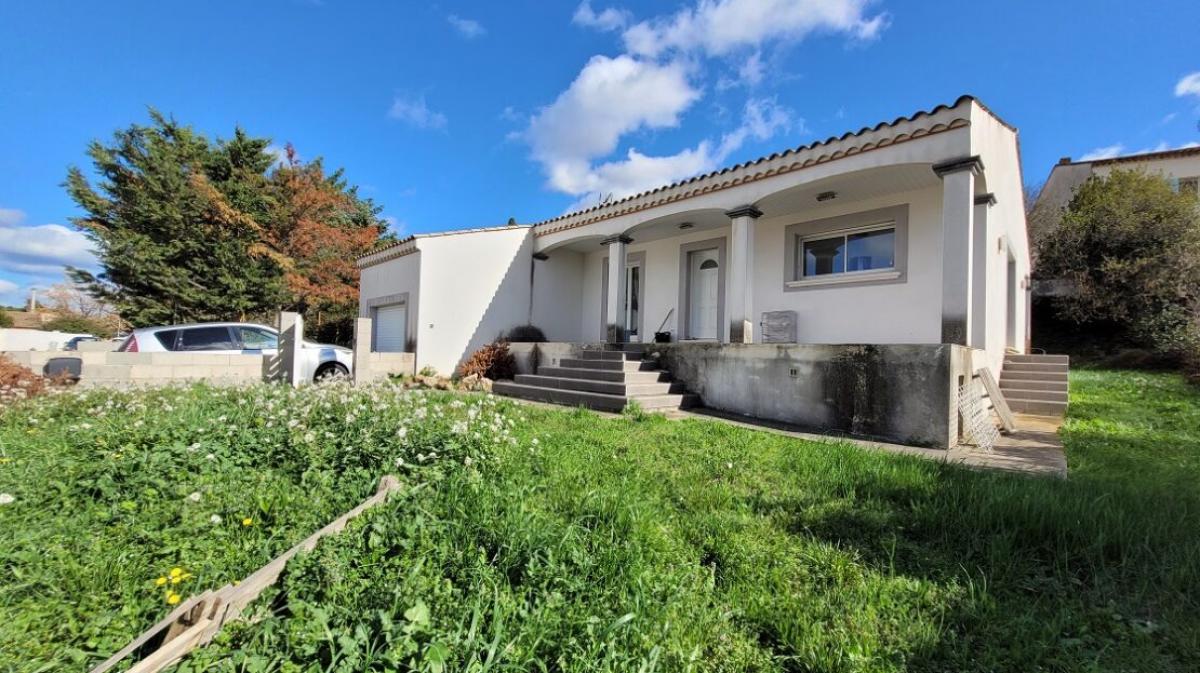 Picture of Home For Sale in Autignac, Languedoc Roussillon, France