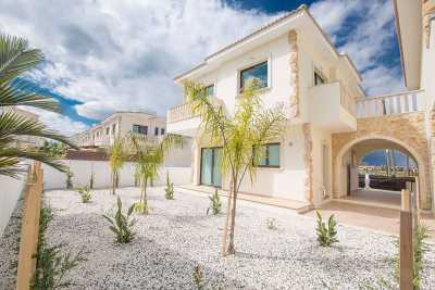 Villa For Sale in Avgorou, Cyprus