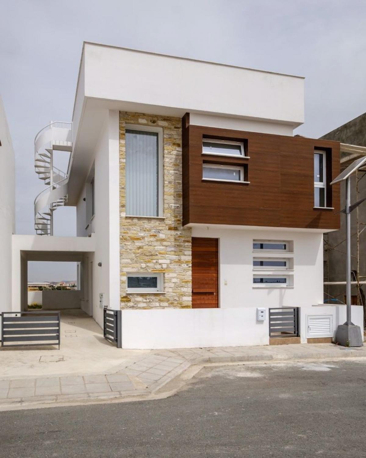 Picture of Villa For Sale in Dromolaxia, Larnaca, Cyprus