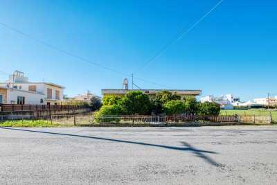 Bungalow For Sale in Dherynia, Cyprus