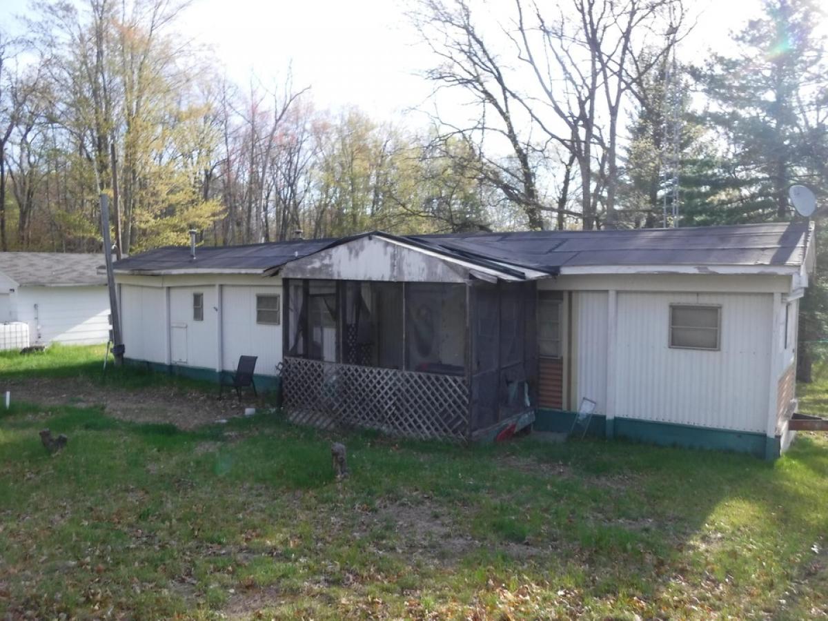 Picture of Home For Sale in Harrison, Michigan, United States