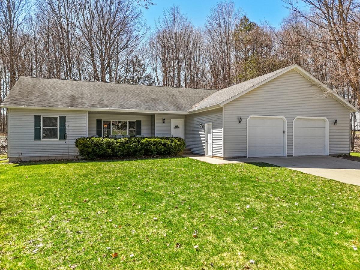 Picture of Home For Sale in Gaylord, Michigan, United States